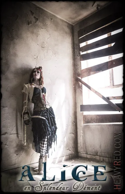 Alice en Splendeur Dément - Brocade Heart Corset